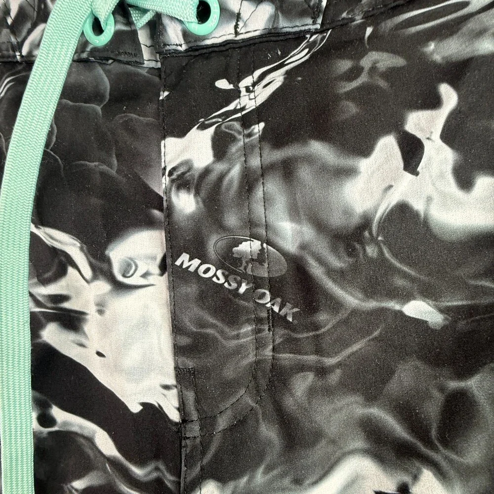 HUK Performance Fishing Board Shorts Mens 30 Black Mossy Oak Elements Hydro